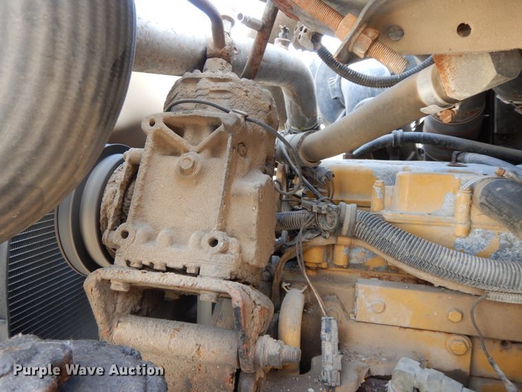 image for item IX9308 2000 International 8100  applicator