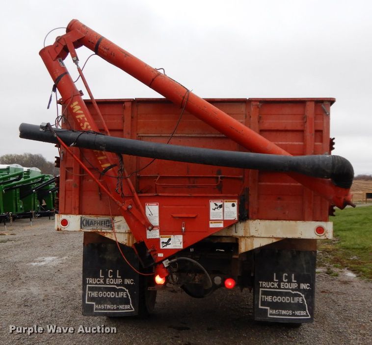 image for item IX9405 1975 Dodge D600  grain truck