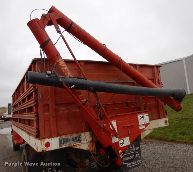 image for item IX9405 1975 Dodge D600  grain truck