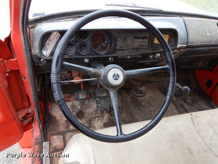 image for item IX9405 1975 Dodge D600  grain truck