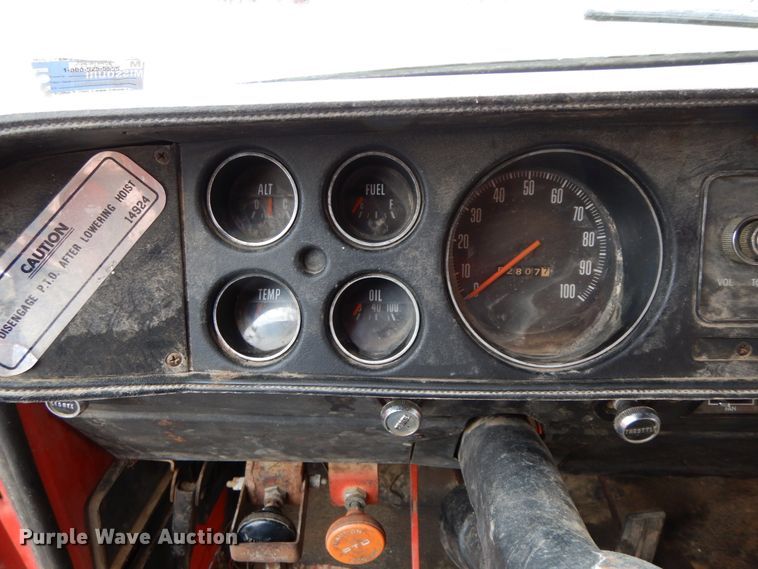 image for item IX9405 1975 Dodge D600  grain truck