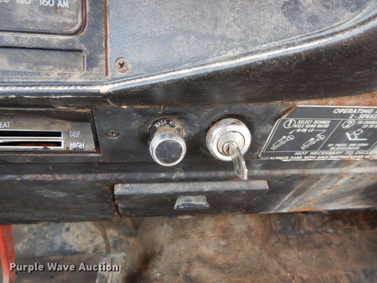 image for item IX9405 1975 Dodge D600  grain truck