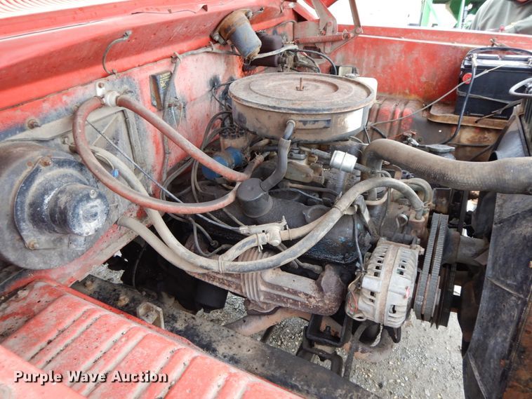 image for item IX9405 1975 Dodge D600  grain truck