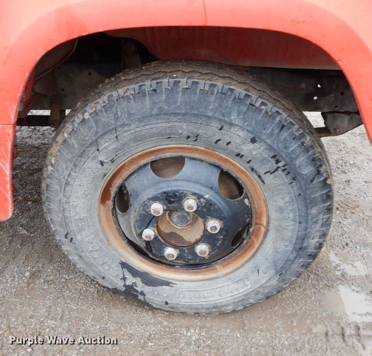 image for item IX9405 1975 Dodge D600  grain truck