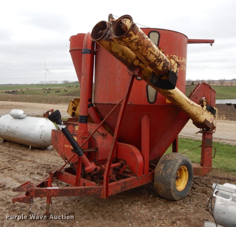 image for item IX9411 New Holland 354  feed mixer/grinder