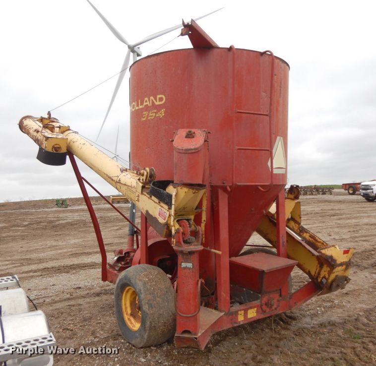 image for item IX9411 New Holland 354  feed mixer/grinder