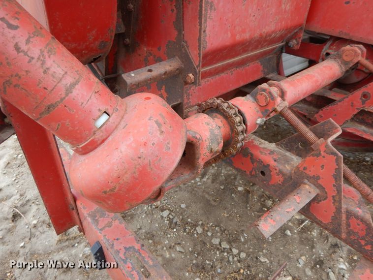 image for item IX9411 New Holland 354  feed mixer/grinder