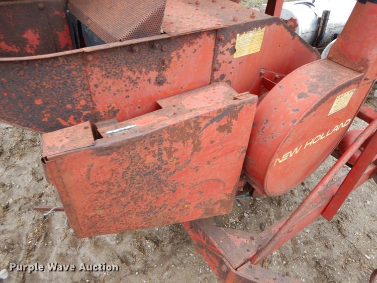 image for item IX9411 New Holland 354  feed mixer/grinder