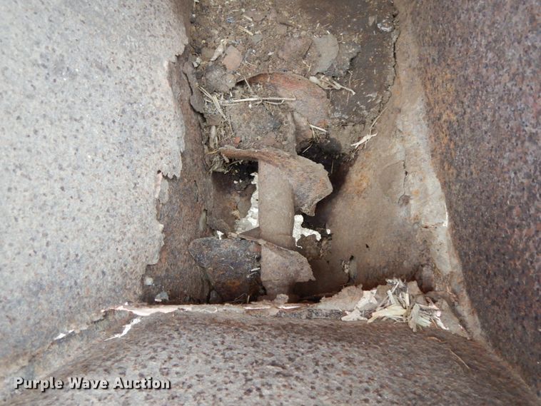 image for item IX9411 New Holland 354  feed mixer/grinder