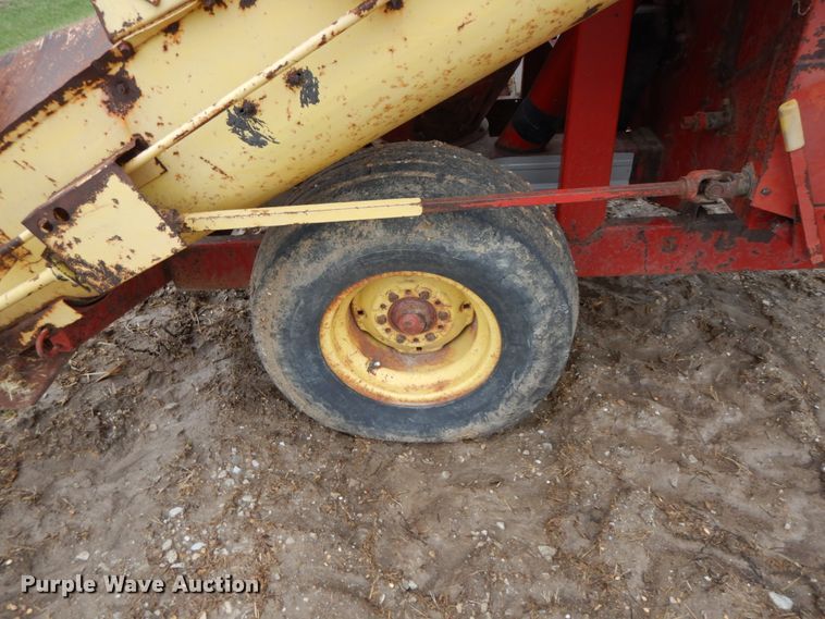 image for item IX9411 New Holland 354  feed mixer/grinder