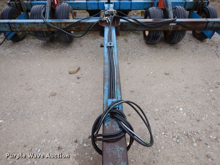 image for item IX9416 Kinze 82D  planter