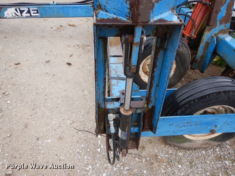 image for item IX9416 Kinze 82D  planter