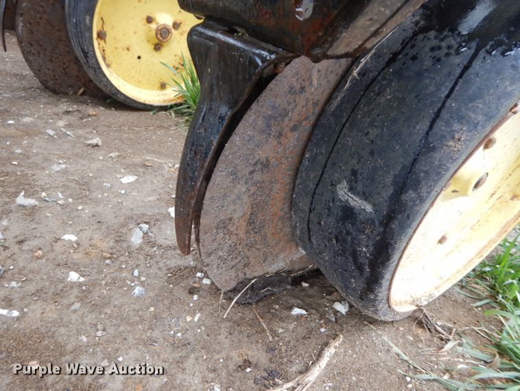 image for item IX9416 Kinze 82D  planter