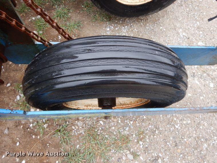 image for item IX9416 Kinze 82D  planter