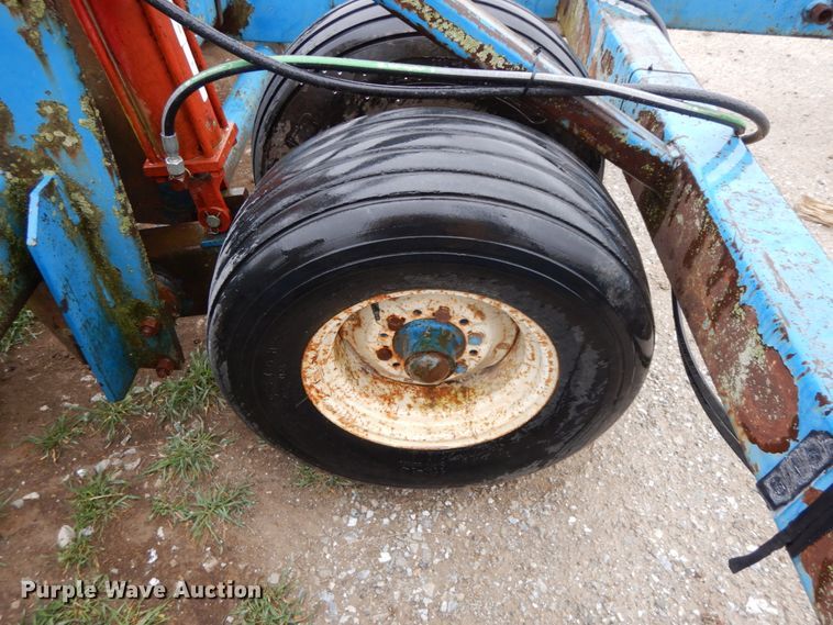 image for item IX9416 Kinze 82D  planter