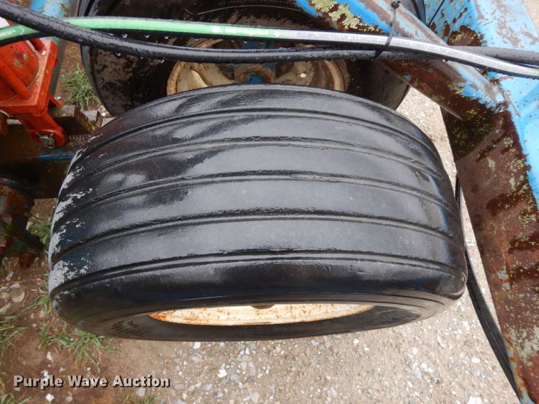 image for item IX9416 Kinze 82D  planter