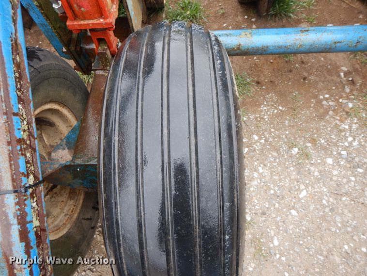 image for item IX9416 Kinze 82D  planter