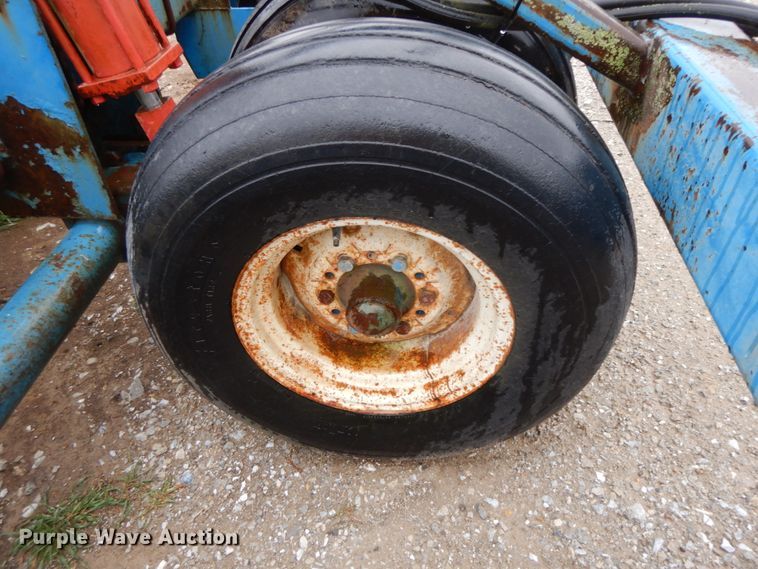 image for item IX9416 Kinze 82D  planter