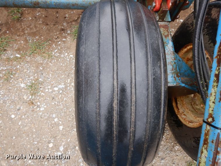 image for item IX9416 Kinze 82D  planter