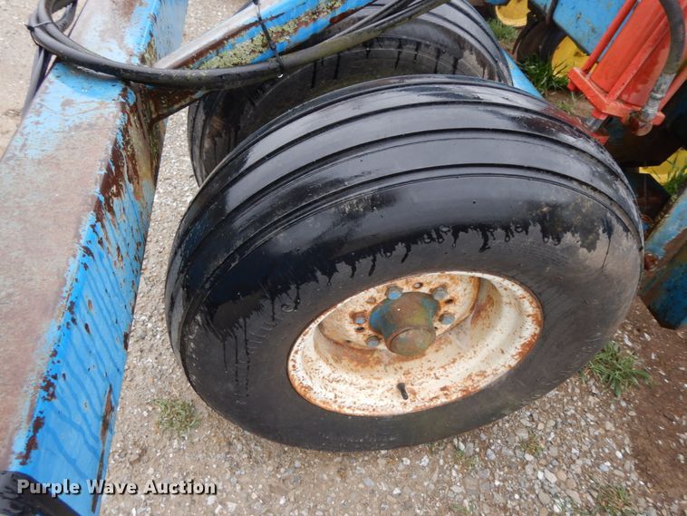 image for item IX9416 Kinze 82D  planter