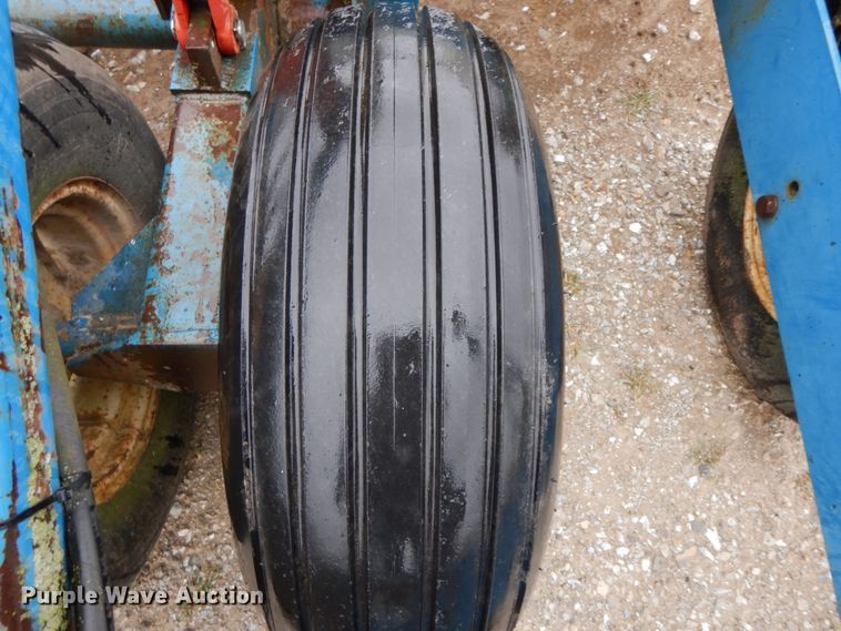 image for item IX9416 Kinze 82D  planter