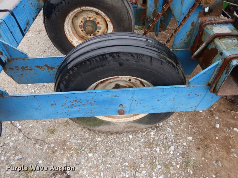 image for item IX9416 Kinze 82D  planter