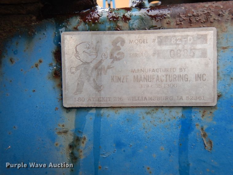 image for item IX9416 Kinze 82D  planter