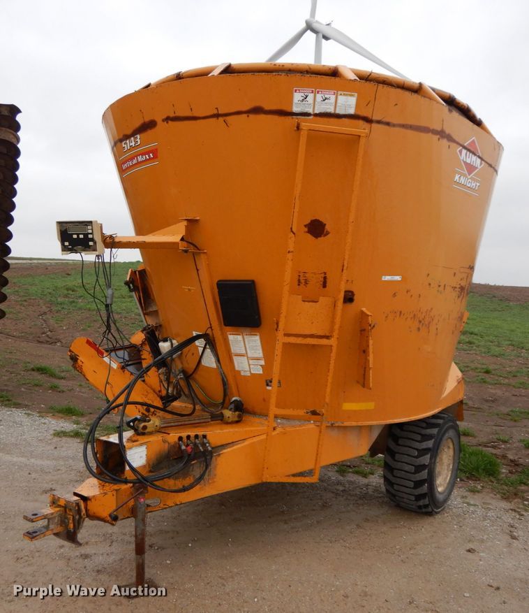 image for item IX9417 Kuhn Knight 5143  feed mixer