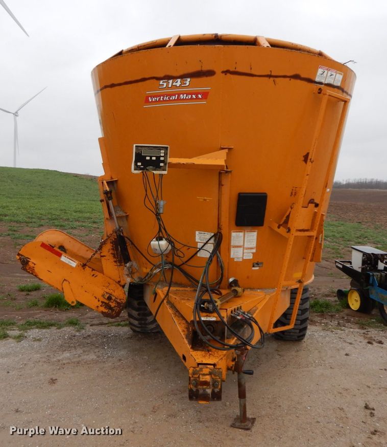 Kuhn Knight 5143 feed mixer in Downing, MO Item IX9417 sold Purple Wave