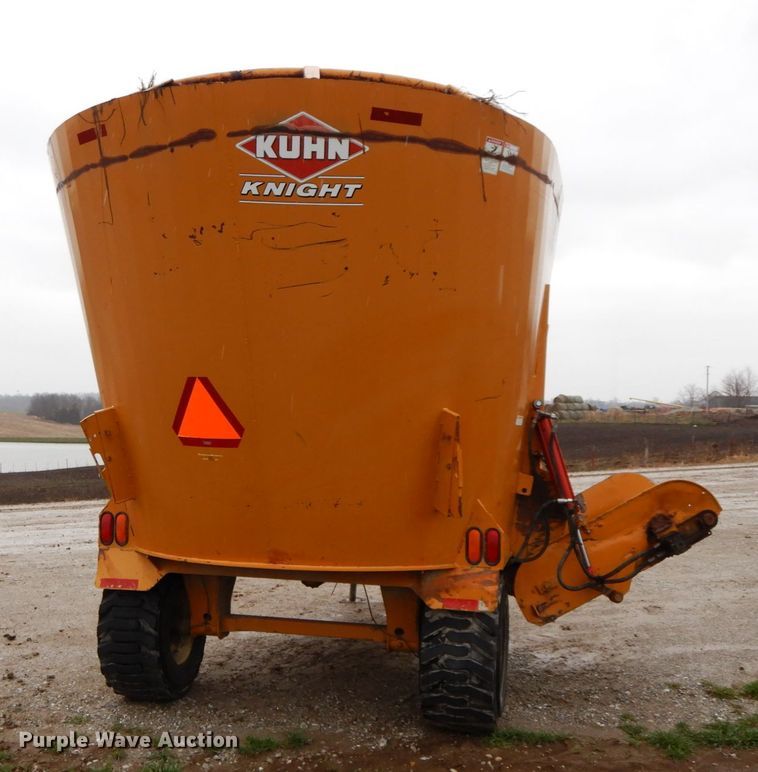 image for item IX9417 Kuhn Knight 5143  feed mixer