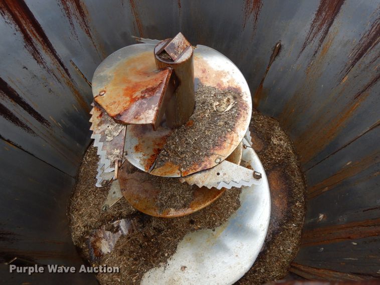 image for item IX9417 Kuhn Knight 5143  feed mixer