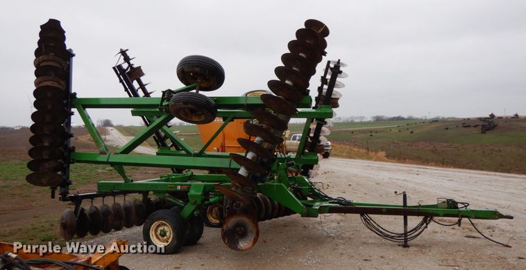 image for item IX9418 John Deere 630  disk