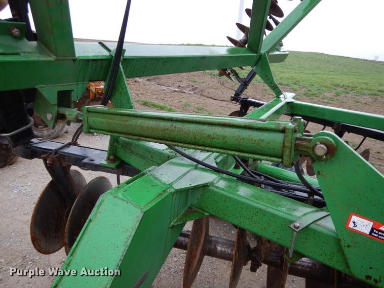 image for item IX9418 John Deere 630  disk