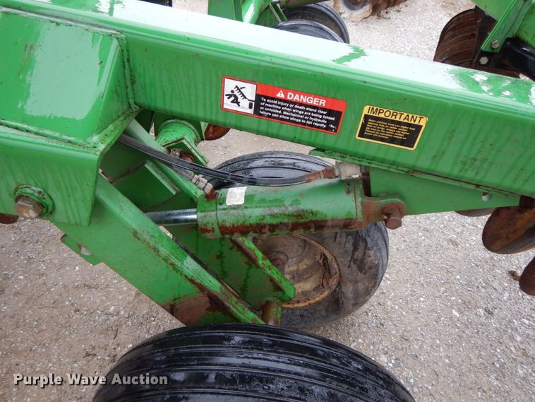image for item IX9418 John Deere 630  disk