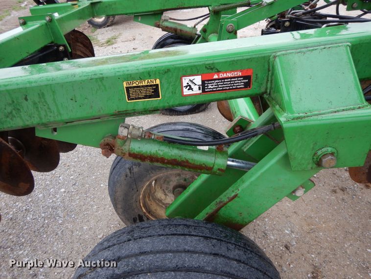 image for item IX9418 John Deere 630  disk