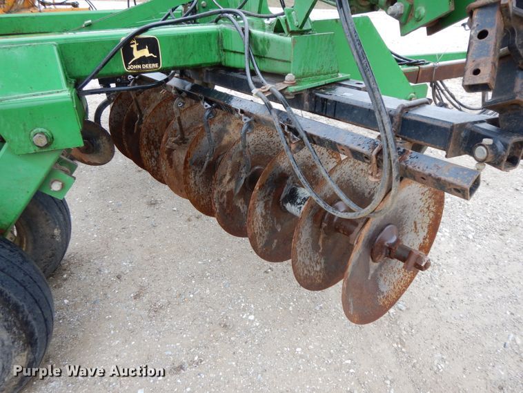 image for item IX9418 John Deere 630  disk