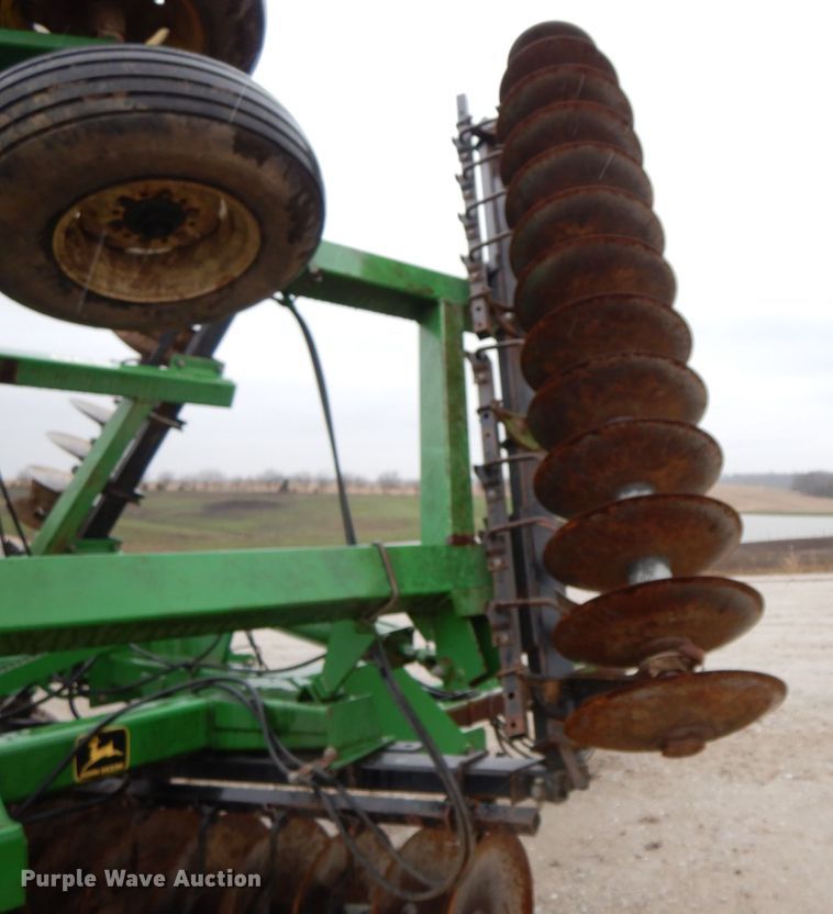 image for item IX9418 John Deere 630  disk