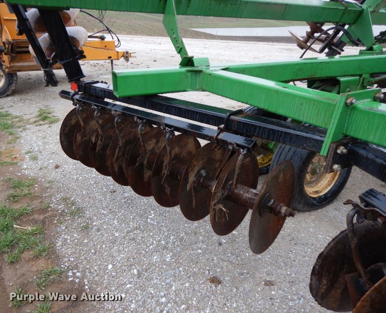 image for item IX9418 John Deere 630  disk