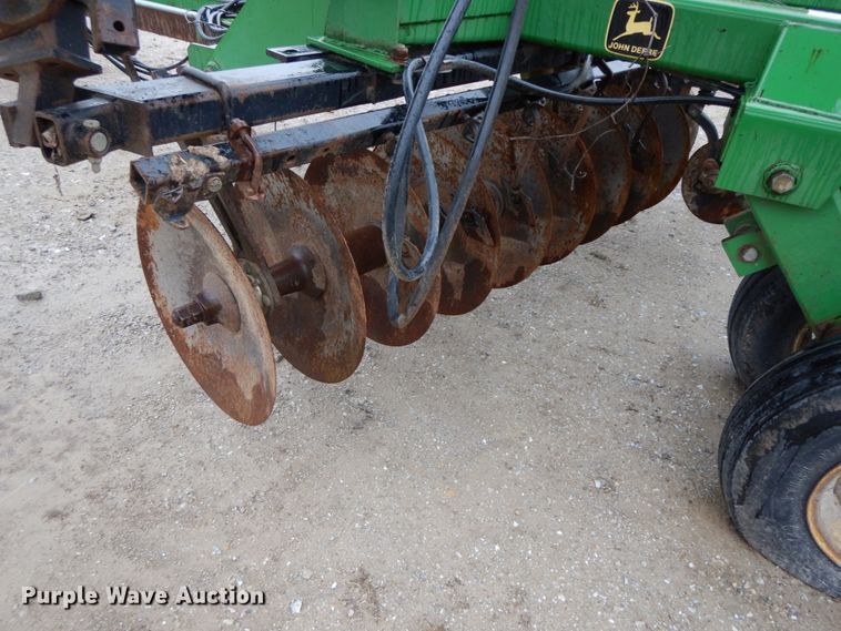 image for item IX9418 John Deere 630  disk