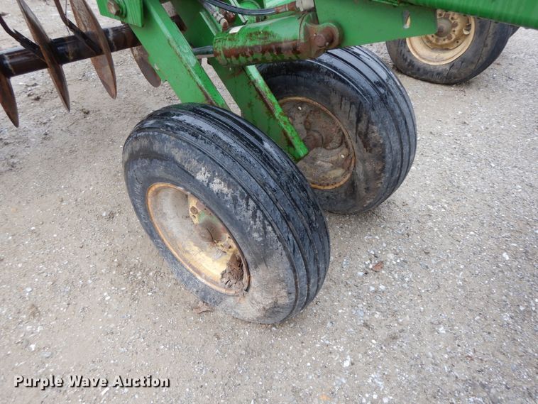image for item IX9418 John Deere 630  disk