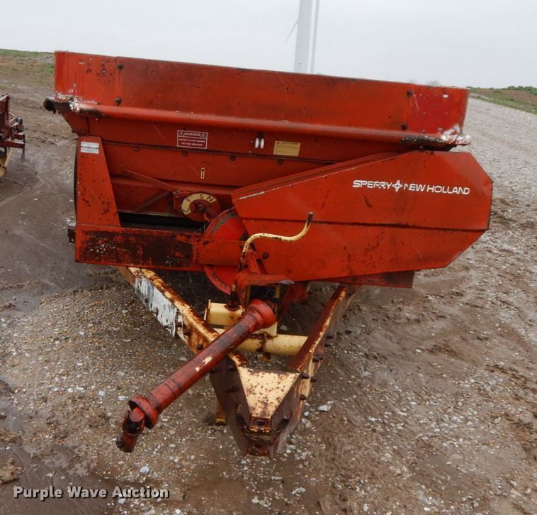 image for item IX9421 New Holland 519  manure spreader