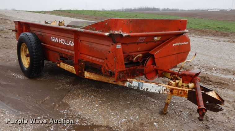 image for item IX9421 New Holland 519  manure spreader