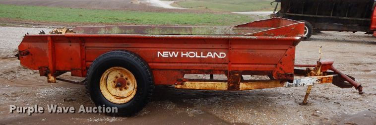 image for item IX9421 New Holland 519  manure spreader