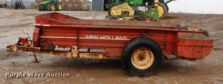 image for item IX9421 New Holland 519  manure spreader