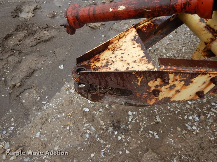 image for item IX9421 New Holland 519  manure spreader