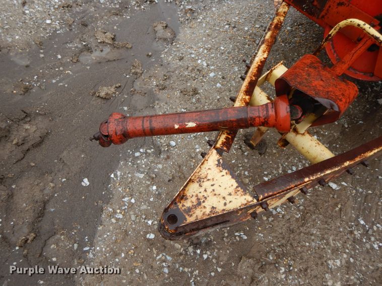 image for item IX9421 New Holland 519  manure spreader