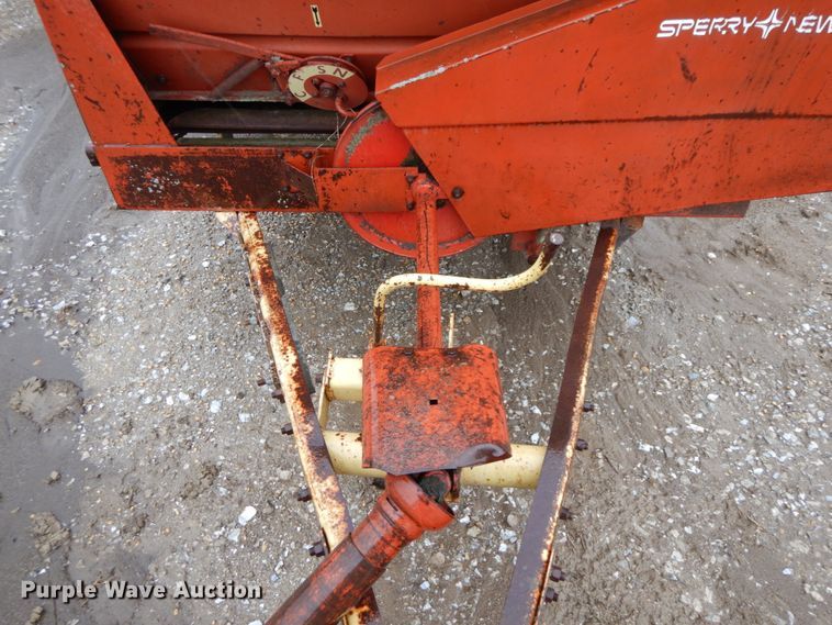 image for item IX9421 New Holland 519  manure spreader