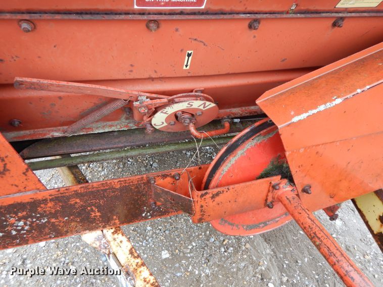 image for item IX9421 New Holland 519  manure spreader