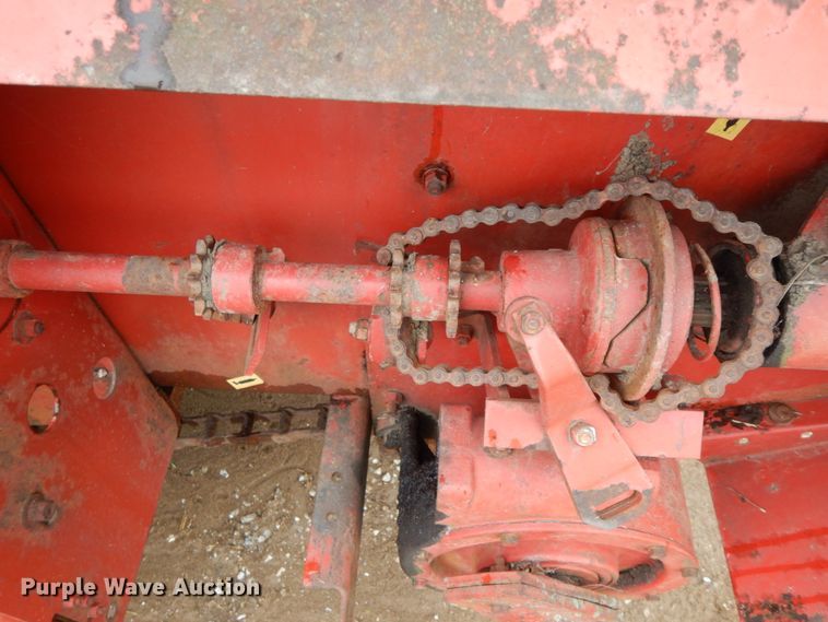 image for item IX9421 New Holland 519  manure spreader