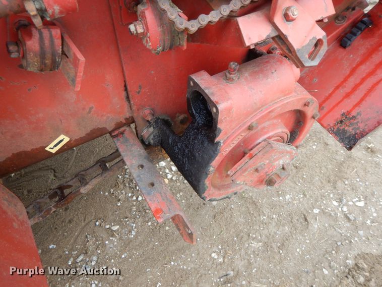 image for item IX9421 New Holland 519  manure spreader